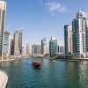 Dubai Marina cu zgârie-nori și canale artificiale, destinație populară pentru o vacanță în Dubai
