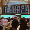 Trafic aerian mondial 2050 – pasageri în terminalul aglomerat al Aeroportului Internațional Tokyo Narita, unul dintre cele mai mari aeroporturi din Asia Pacific