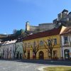 Castelul Trenčín, oraș Capitală Europeană a Culturii 2026, văzut din piața principală