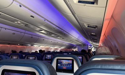 Avion Delta Air Lines în zbor — Delta alege Amazon Leo în locul Starlink pentru Wi-Fi la bord