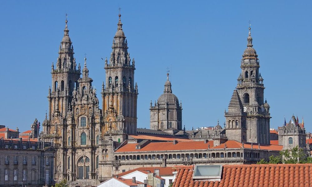 Catedrala din Santiago de Compostela, destinație europeană cu zboruri directe SUA Europa din vara 2026