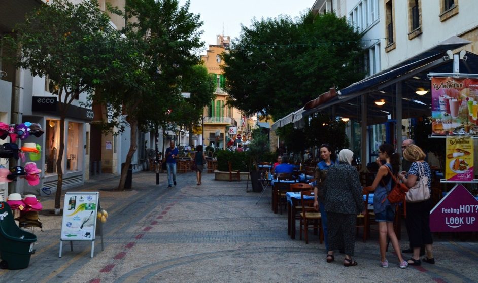 Strada Ledra din centrul vechi al Nicosiei, Cipru, orașul gazdă al reuniunii informale a miniștrilor europeni ai turismului, strategie europeană turism sustenabil 2026