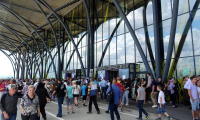 Aeroport Brașov record pasageri în aprilie 2026 - intrarea în terminalul Brașov-Ghimbav