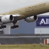 Airbus A350-1000ULR al Qantas decolând de la Toulouse, avionul pentru cel mai lung zbor din lume, în culori de protecție