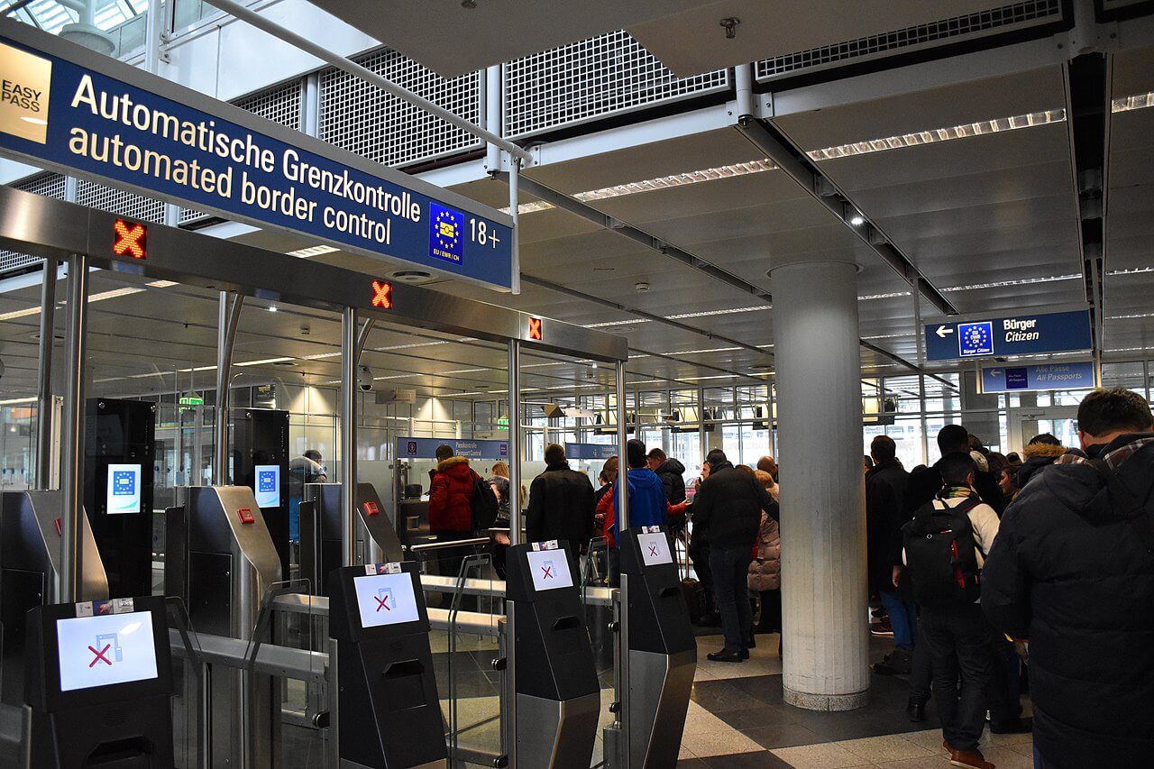 EES sistem intrare Schengen – terminale de control automat al frontierei cu identificare biometrică la Aeroportul München