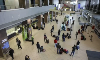 Repatriere români Orientul Mijlociu – pasageri în terminalul Aeroportului Internațional Henri Coandă București