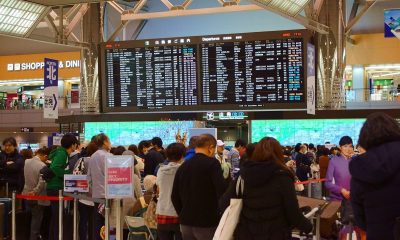Trafic aerian mondial 2050 – pasageri în terminalul aglomerat al Aeroportului Internațional Tokyo Narita, unul dintre cele mai mari aeroporturi din Asia Pacific