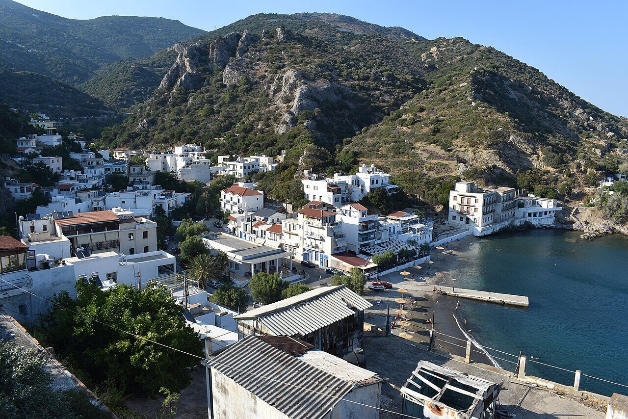 Satul Therma din Ikaria, Grecia, una dintre cele cinci Zone Albastre asociate cu longevitate excepțională
