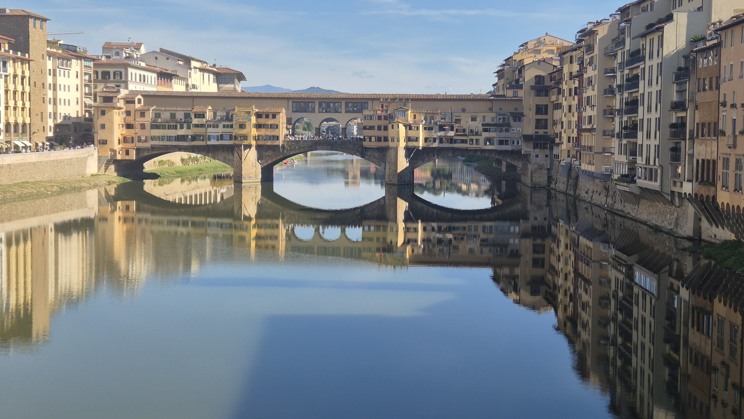 Apartamente turistice Florența: palate pe malul râului Arno, în centrul istoric