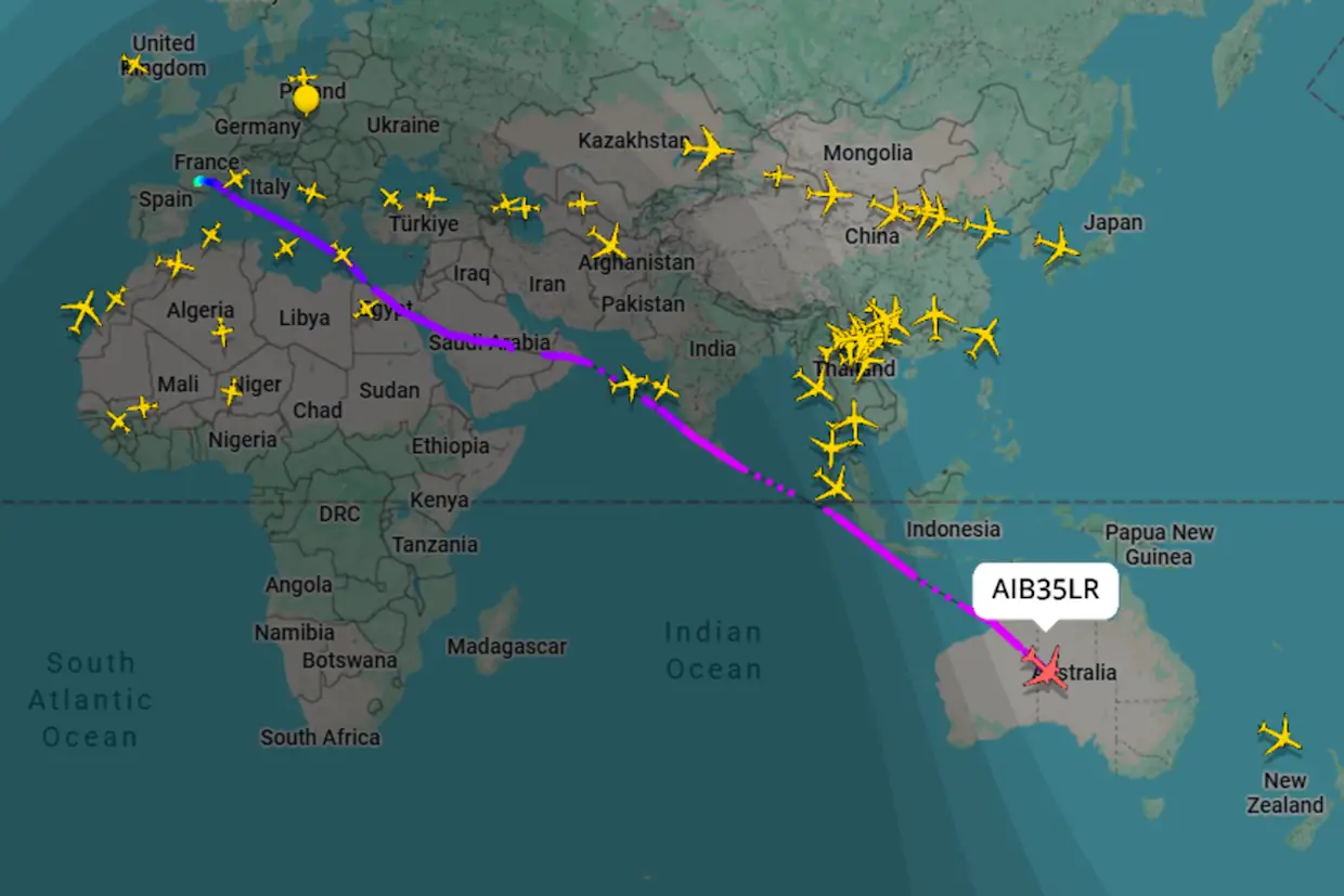 Traseul zborului fără escală Toulouse–Melbourne pe hartă, aeronava destinată cursei zbor direct Sydney Londra