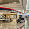 Zona duty free din terminalul Aeroportului Internațional Dubai